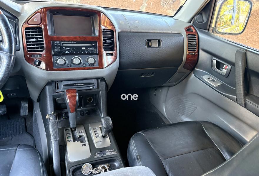 MITSUBISHI Montero 2004