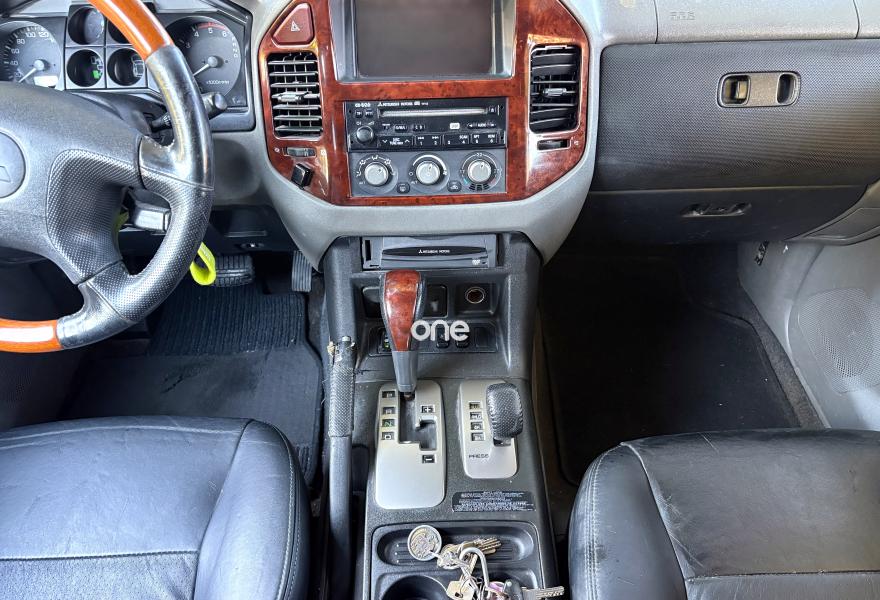 MITSUBISHI Montero 2004