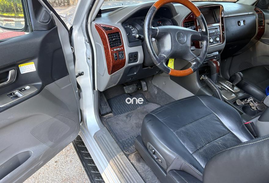 MITSUBISHI Montero 2004