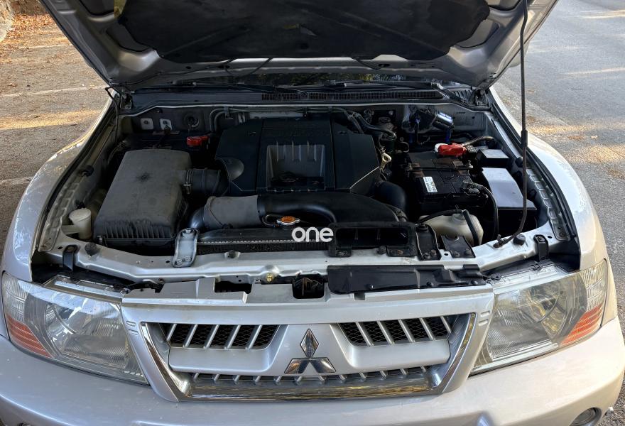 MITSUBISHI Montero 2004